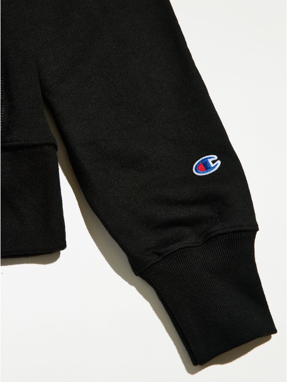 Urban Outfitters Medium Champion Men's Black Pullover Hoodie - Classic Logo - Picture 3 of 3
